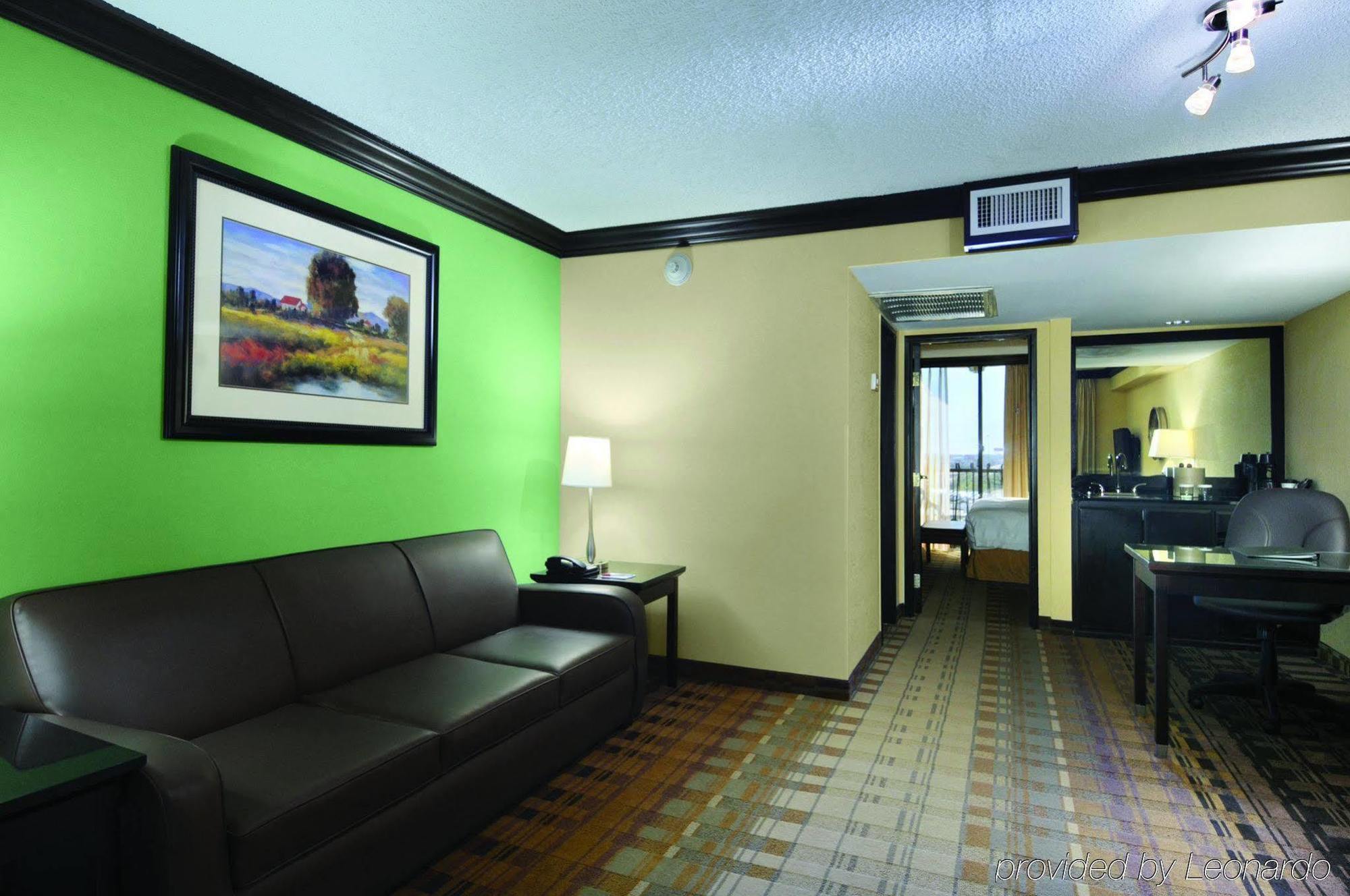 Crowne Plaza Suites Houston - Near Sugar Land Eksteriør billede