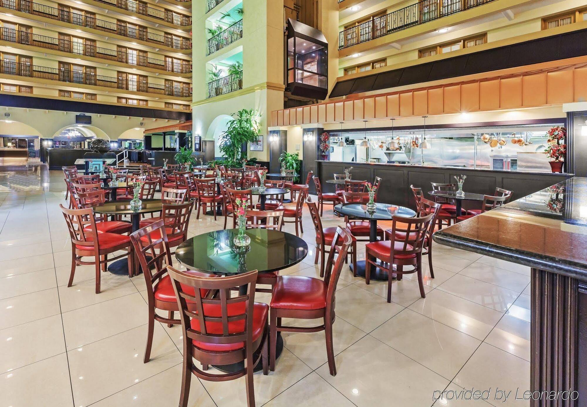 Crowne Plaza Suites Houston - Near Sugar Land Eksteriør billede
