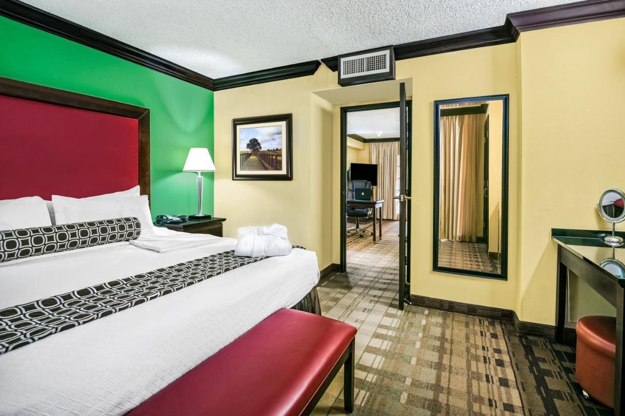 Crowne Plaza Suites Houston - Near Sugar Land Eksteriør billede