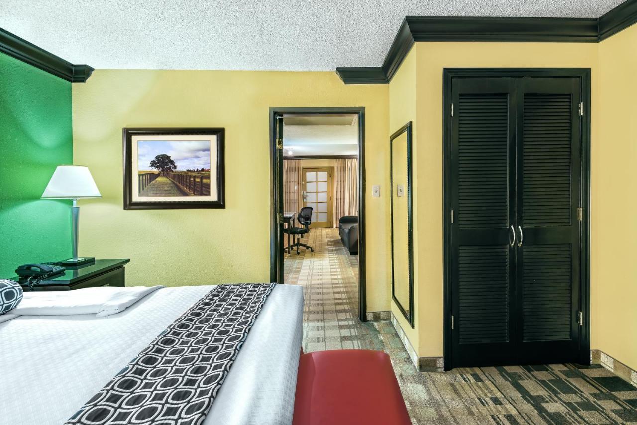 Crowne Plaza Suites Houston - Near Sugar Land Eksteriør billede